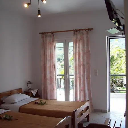 公寓 Leonidas 萨米